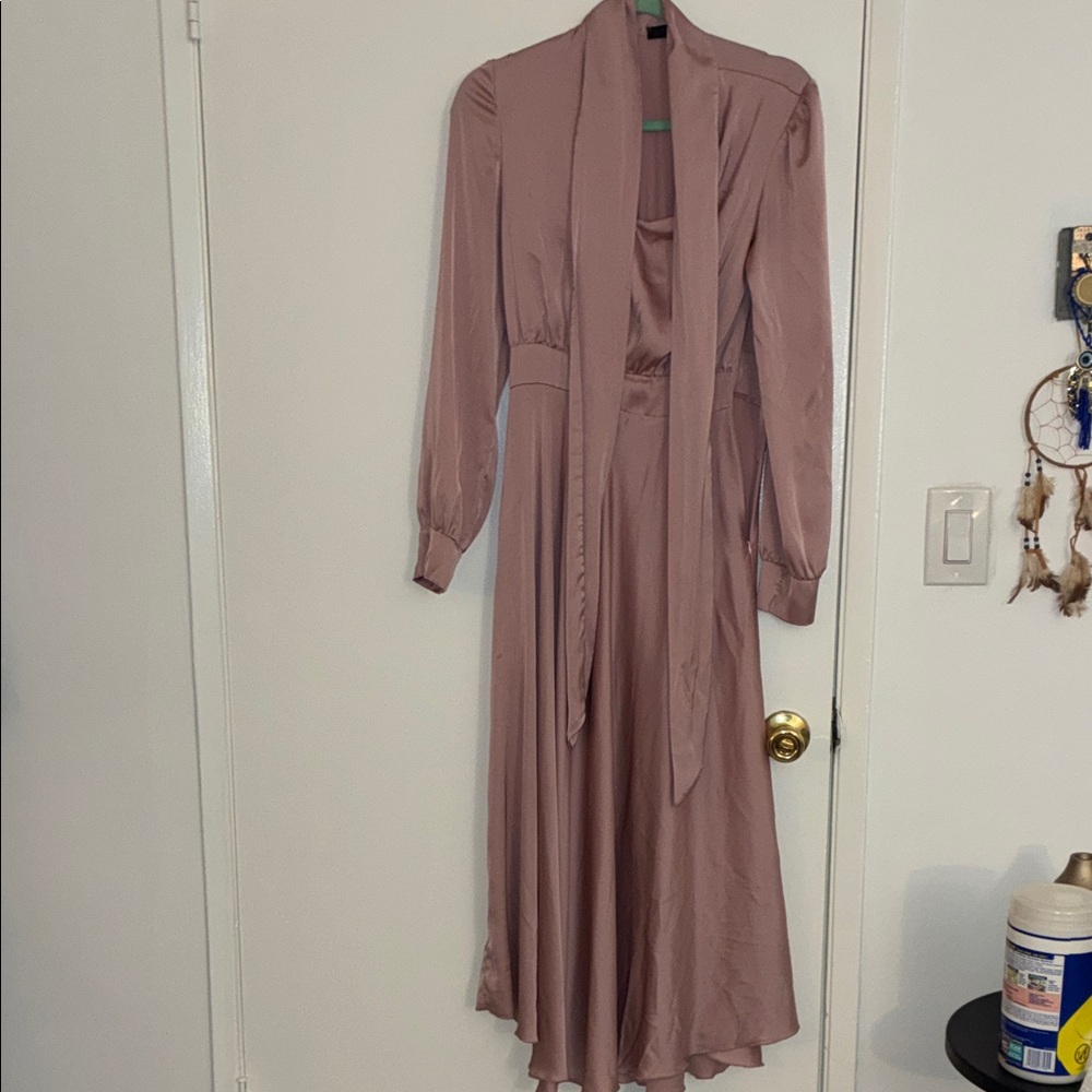 Elegant Long-Sleeve Dress in Mauve